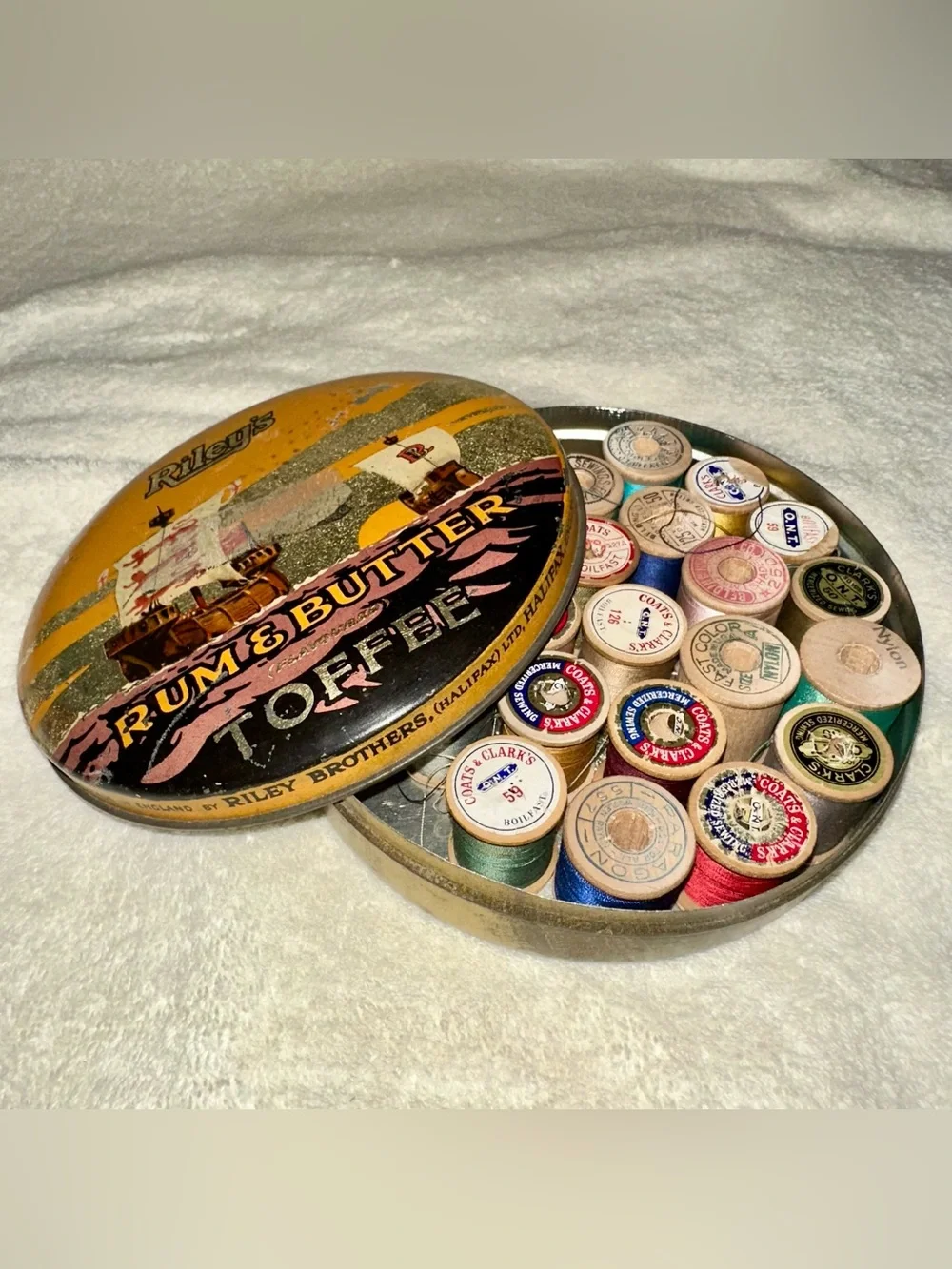 Vintage Rileys Toffee Tin Wooden Sewing Thread Spools Lot Halifax England Ship⁠